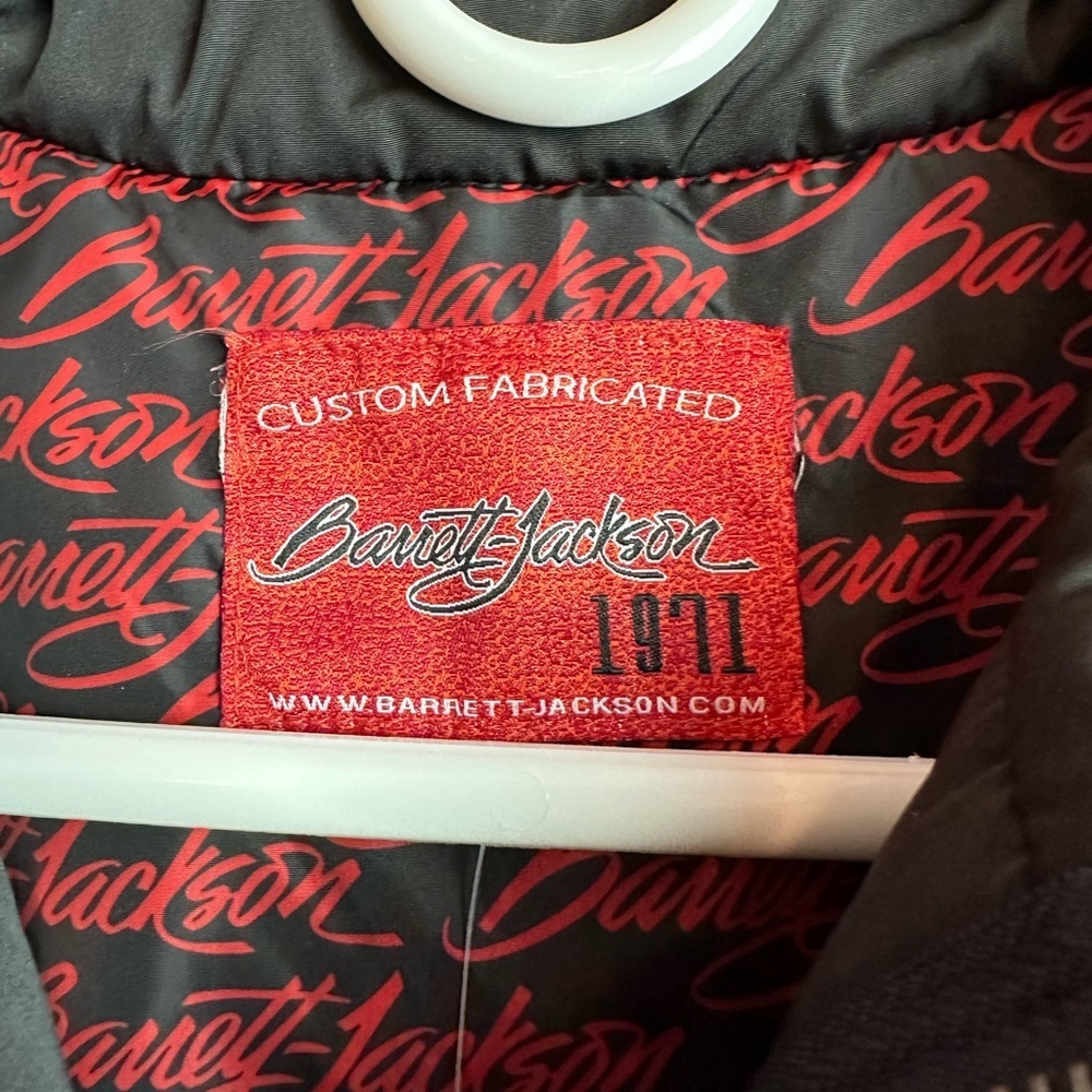 NWT Barrett Jackson Women’s Black/Red Zigzag Quilted Vest Sz Small - Picture 10 of 11